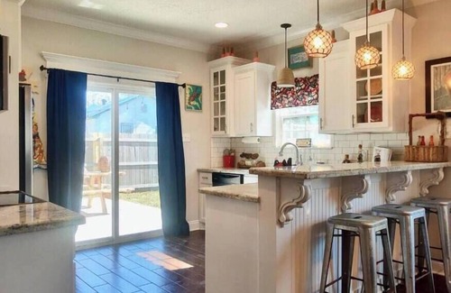 Lake Charles Casa | Cajun Cabin at Penn Properties