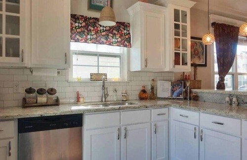 Lake Charles Casa | Cajun Cabin at Penn Properties
