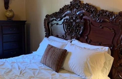 Downtown Casa | Cajun Stays Cedar Crest Entire Home