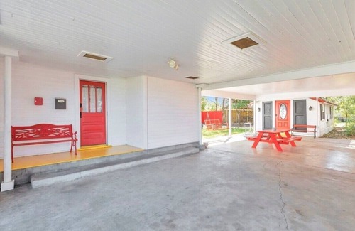Downtown Cabina | Cajun Stays-Cozy Haven Near Downtown Lafayette