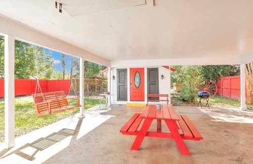 Downtown Cabina | Cajun Stays-Cozy Haven Near Downtown Lafayette