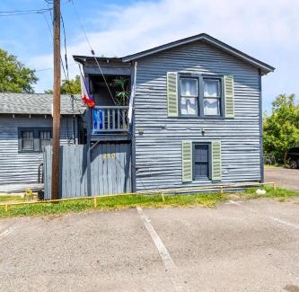 Downtown Apartamento | Cajun Stays - Studio Garfield - Pet Friendly
