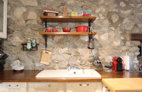 Llo Chalet De Esquí | Cal Gano, 3-Story Stone & Wood Mountain Retreat