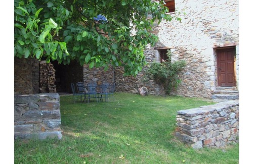 Fornells de la Muntanya Cabaña | Cal Pastor. Habitación Triple con vistas a la montaña