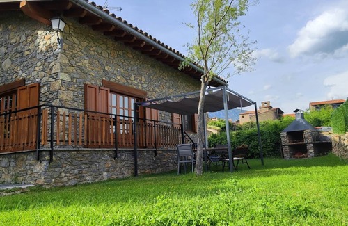 El Pont De Bar Cabaña | Cal Pujol by Rural House
