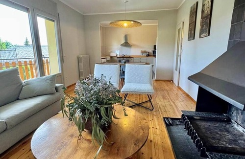 Llivia Apartamento | CAL QuEROL LLIVIA - Spacious 3BR apt, comfort & relaxation in Cerdanya · Pets