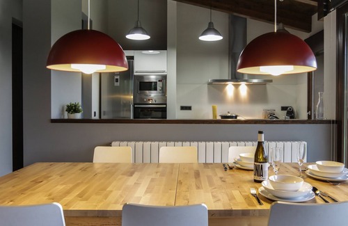 Bruguera Casa | Cal Sadurní, Casa de diseño en la falda de la montaña del Taga