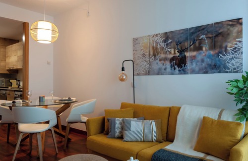 Puigcerda Apartamento | Cal Xera - Cozy first floor with fireplace and private garden