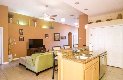Calabay Parc Casa | Calabay Paradise -Beautiful Home tucked away in quiet community