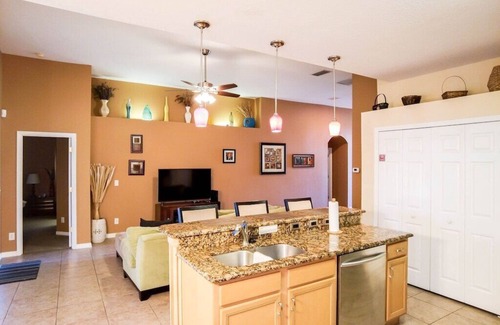 Calabay Parc Casa | Calabay Paradise -Beautiful Home tucked away in quiet community