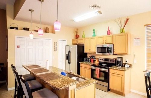 Calabay Parc Casa | Calabay Paradise -Beautiful Home tucked away in quiet community