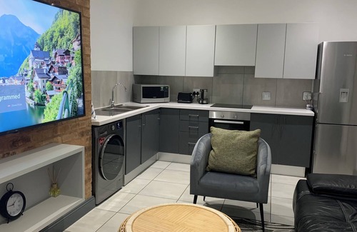 Menlo Park Apartamento | CALDESMO Private Apartment in Pretoria near MENLYN & TIME SQUARE CASINO