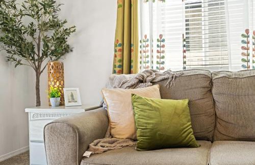 Caldwell Casa | Caldwell Ruby Tuesday! 60's Inspired comfort 3B2B