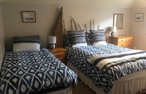 Ulva Otro | Calgary Farmhouse - pet friendly & ideal for families