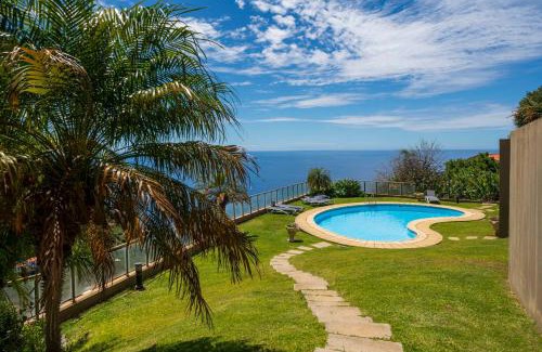 Estrela da Calheta Apartamento | Calheta Victory View by An Island Apart