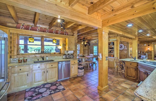 Calhoun Casa | Calhoun Cabin w/ River View + Wraparound Deck