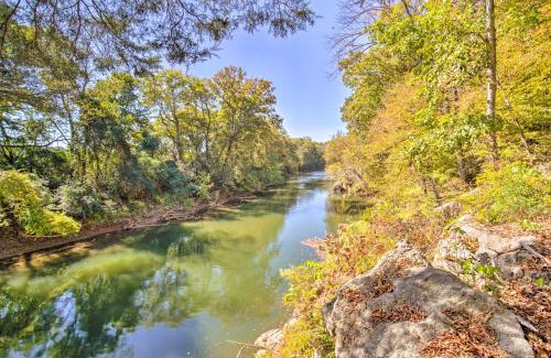 Calhoun Casa | Calhoun Cabin with River View and Wraparound Deck