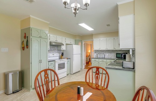 Calhoun Casa | Calhoun Home w/ Spacious Interior & Backyard!