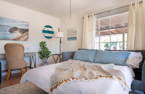 Blenman-Elm Apartamento | Cali 2BR Getaway Firepit, Yard & Spring Charm