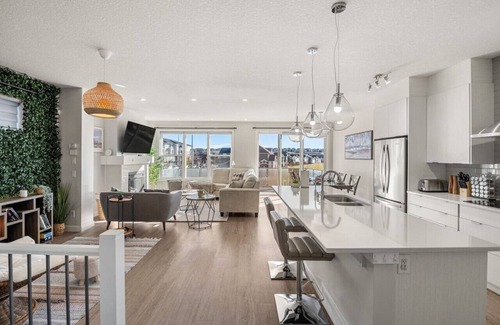 Sage Hill Casa | Cali King Bed » AC » Free Banff Pass » Netflix