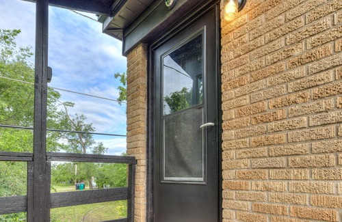 Central Oklahoma City Apartamento | Cali-King Bed Perfect for Monthly Renting. OUHSC