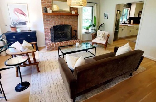 Purcellville Cabina | Cali's Mountain Hideaway - Peaceful Luxury Awaits!