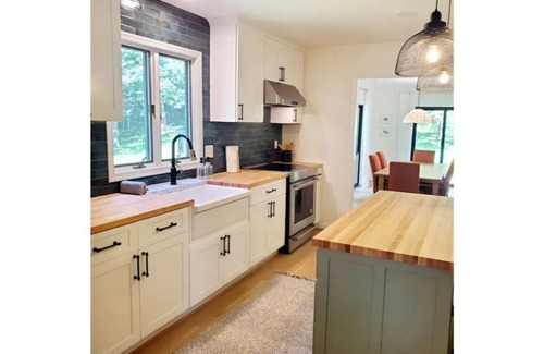 Purcellville Cabina | Cali's Mountain Hideaway - Peaceful Luxury Awaits!