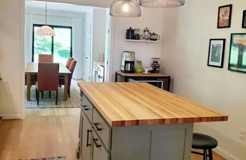 Purcellville Cabina | Cali's Mountain Hideaway - Peaceful Luxury Awaits!