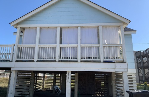Kitty Hawk Cabaña | Calico Jack's Galley 2 Bedroom Cottage by RedAwning