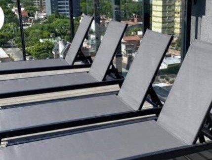 Remedios de Escalada Apartamento | Calido,moderno depto con piscina, parking ,laundry