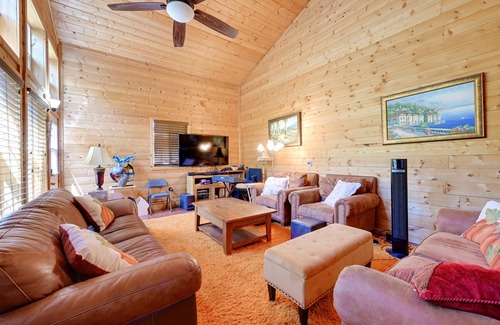 California Hot Springs Cabina | California Hot Springs Creekside Treehouse Cabin