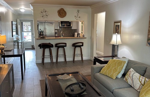 Port Hueneme Condominio | California Beach Bungalow