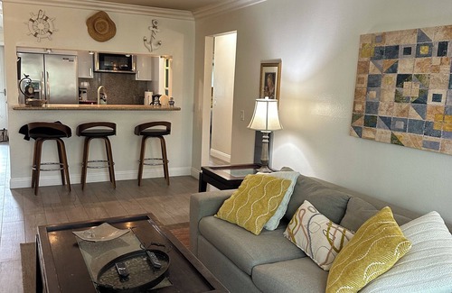 Port Hueneme Condominio | California Beach Bungalow