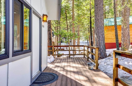 Cold Springs Cabaña | California Cabin Rental - Hike, Ski, Boat!