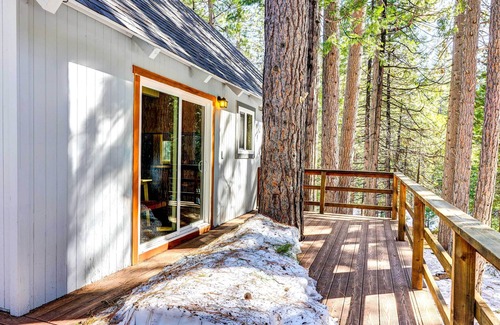 Cold Springs Cabaña | California Cabin Rental - Hike, Ski, Boat!