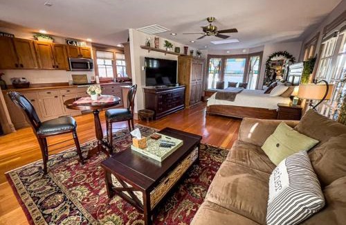 Jacksonville Casa | California Cottage