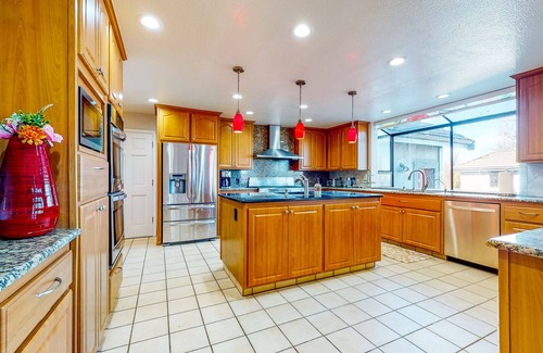 Brentwood Casa | California Countryside Estate - Pool, 22 Rooms