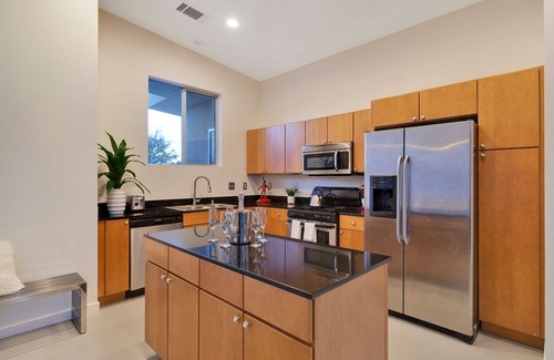 B-Bar-H Ranch Casa | California Dreamin Stylish Mid Century Home