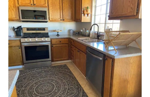 Ridgecrest Casa | California High Desert Retreat