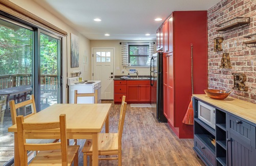 Long Barn Cabina | California Mountain Cabin w/ Lake Access & Deck!