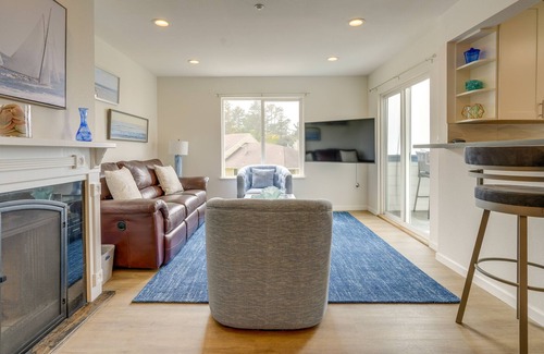 Edgemar - Pacific Manor Casa | California Vacation Rental w/ Smart TV & Balcony