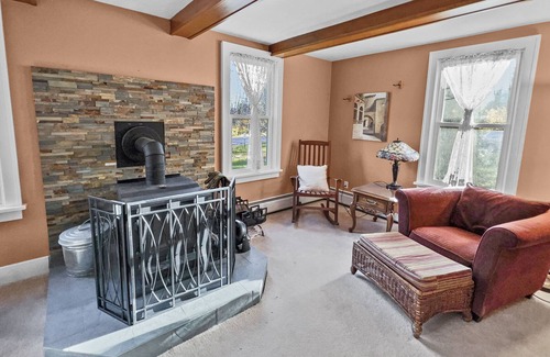 East Haven  Rutland County Casa | Calimont - Hot Tub- Pet Friendly - Minutes to Killington/Pico