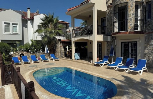 Fethiye City Center Villa | Calis Beach - Hermosa villa de 4 dormitorios con piscina privada y WiFi
