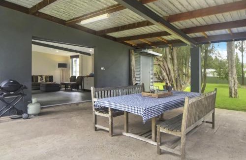 Callala Bay Casa | Callala Bay & Beach House - Pet Friendly with Fireplace