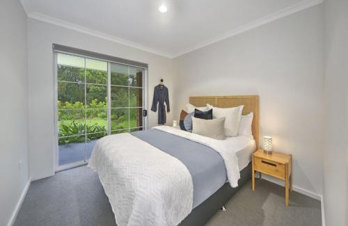 Callala Bay Casa | Callala Bay & Beach House - Pet Friendly with Fireplace