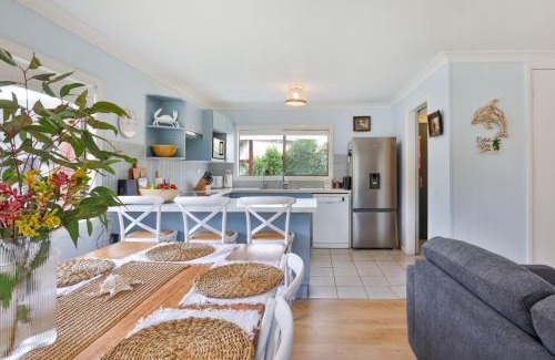 Callala Bay Casa | Callala Bay Gem - Jervis Bay - Pet Friendly Getaway with Spa