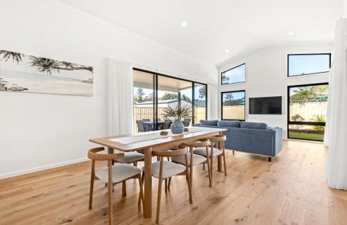 Callala Bay Casa | Callala Haven - Pet Friendly with Fire Pit