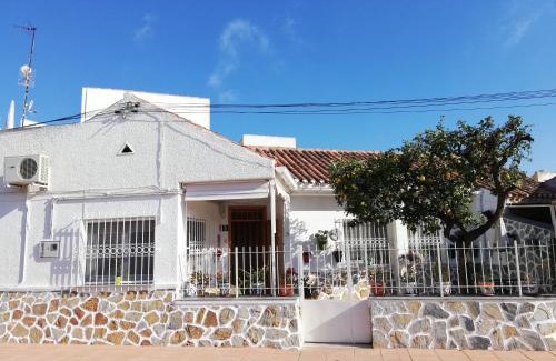 Santiago de la Ribera Casa | Calle Dr Fleming 3 bedroom home for 6 people