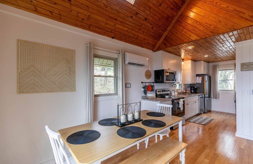 Apple Ridge Casa | Calling Me Home- Stunning views, hot tub, gameroom, close to Blowing Rock!