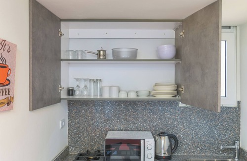 Gemmayzeh Apartamento | Calliope 2-BR Apartment in Gemmayze